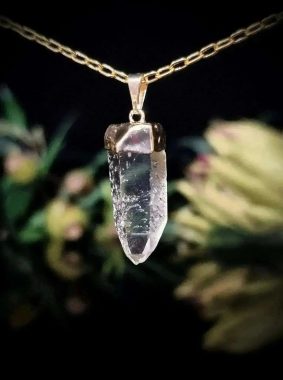 clear-quartz-point-gold-necklace-614370